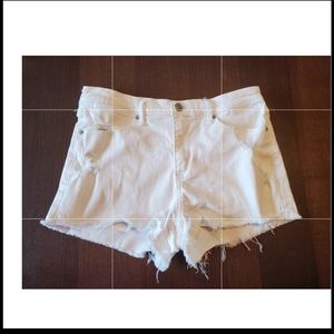 Abercrombie & Fitch white Jean shorts size 28.